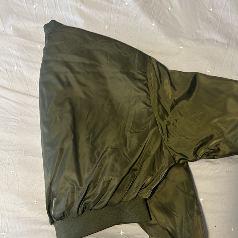 Cropped Puffer - Picture 3 of 3